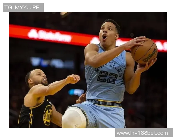 戈贝尔表现平平仅得6分8篮板球队失利显得毫无存在感