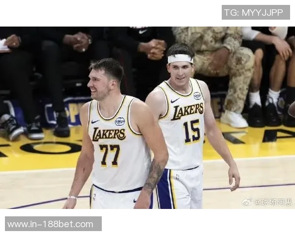 夸梅调侃艾顿表现出色赞其空接能力大幅提升曾被视为水货球员 夸梅调侃艾顿表现出色赞其空接能力大幅提升曾被视为水货球员